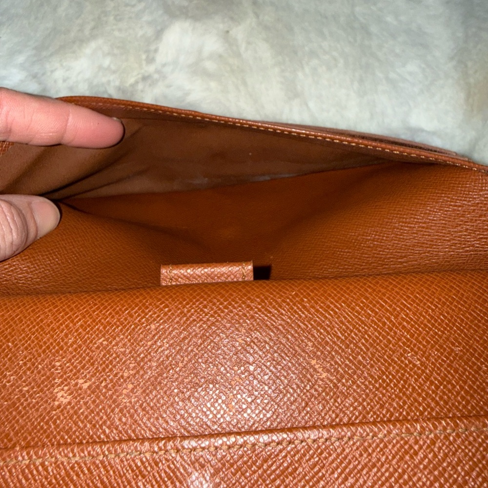 Louis Vuitton Monogram Trifold Wallet - Picture 6 of 11
